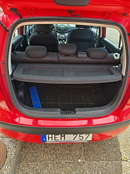 Hyundai i10 4 of 5