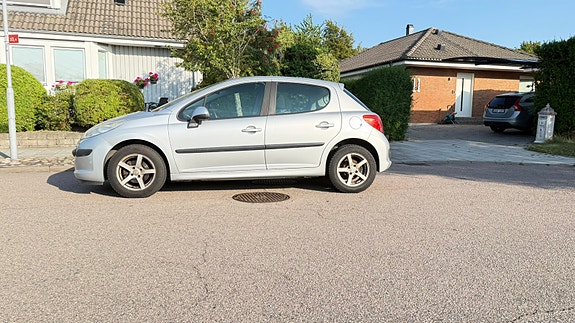 Peugeot 207 2 of 6