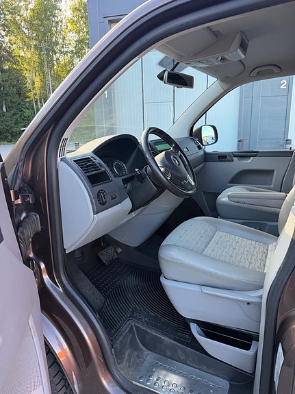 Volkswagen Transporter 9 of 12