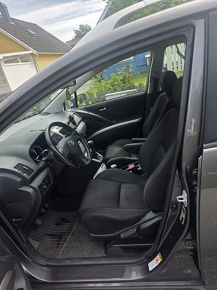 Toyota Corolla Verso 7 of 10