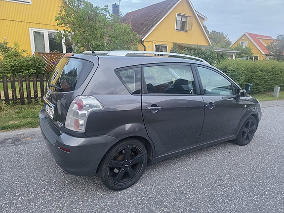 Toyota Corolla Verso 6 of 10