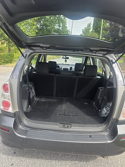 Toyota Corolla Verso 10 of 10