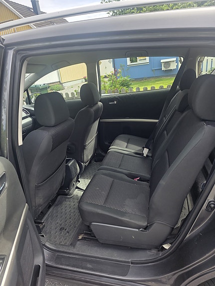 Toyota Corolla Verso 8 of 10