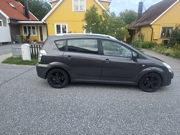 Toyota Corolla Verso 4 of 10