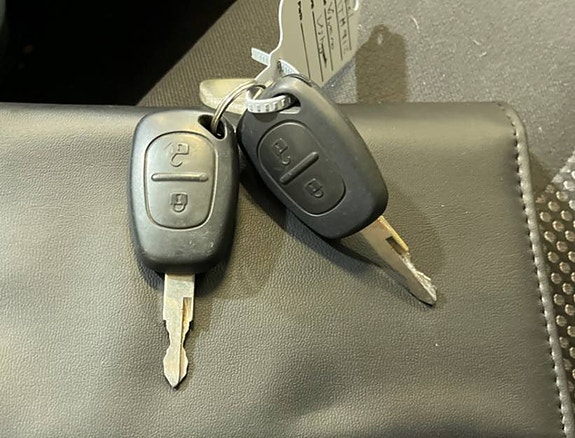 Opel Vivaro 9 of 10