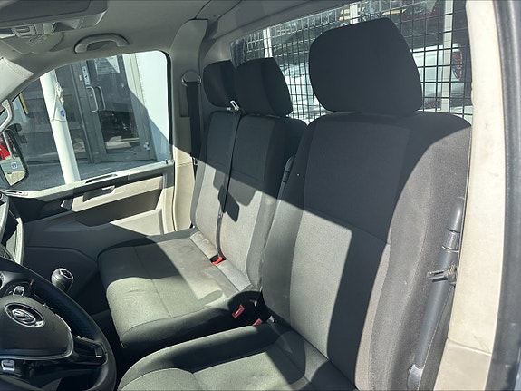 Volkswagen Transporter 8 of 16