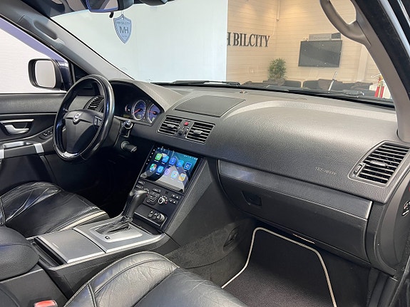 Volvo XC90 10 of 21