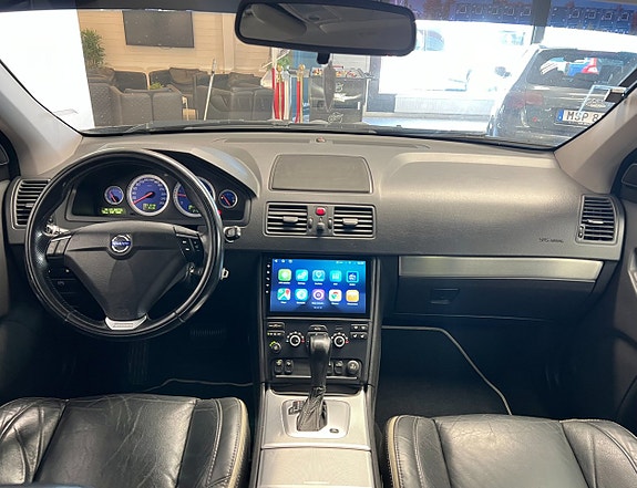 Volvo XC90 11 of 21