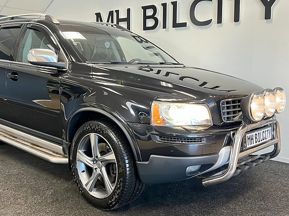 Volvo XC90 2 of 21