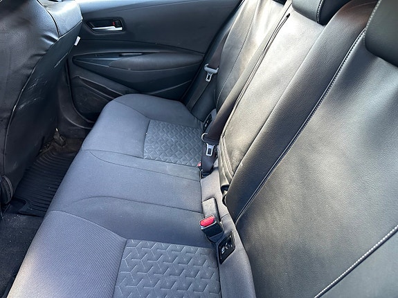 Toyota Corolla 9 of 16