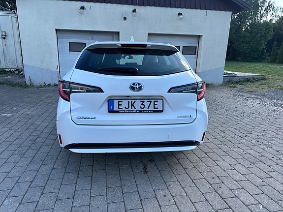 Toyota Corolla 5 of 16