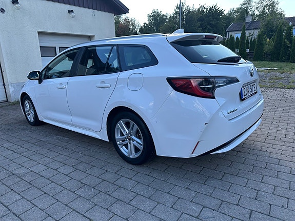 Toyota Corolla 4 of 16