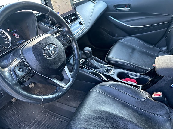 Toyota Corolla 8 of 16