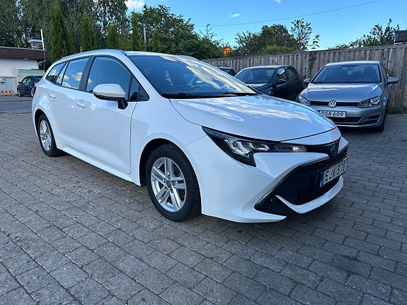Toyota Corolla 2 of 16