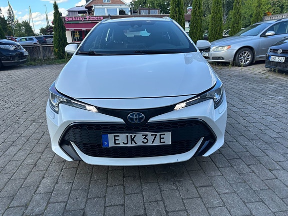Toyota Corolla 3 of 16