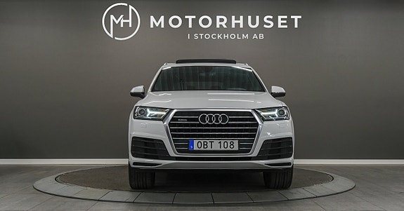 Audi Q7 2 of 30