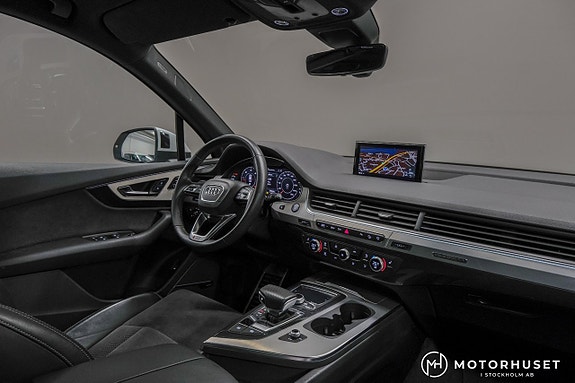 Audi Q7 10 of 30