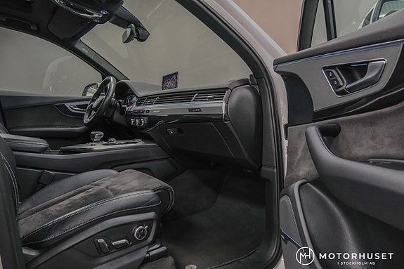 Audi Q7 9 of 30