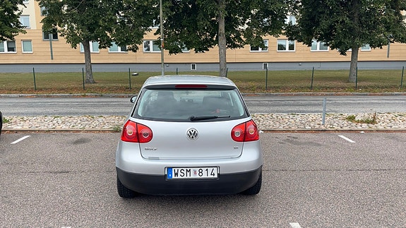 Volkswagen Golf V 4 of 4