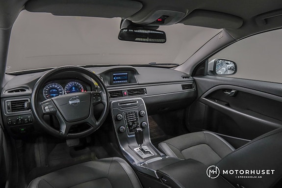 Volvo V70 8 of 17
