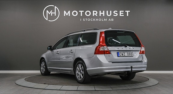 Volvo V70 4 of 17