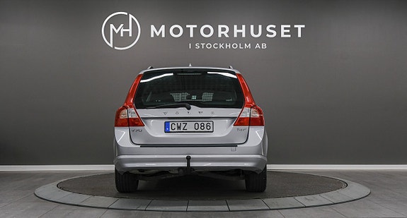 Volvo V70 5 of 17