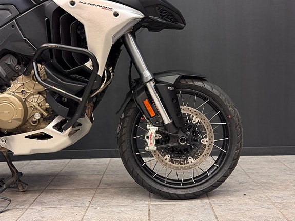 Ducati Multistrada V4 Rally Travel & Radar | Spoked wheels  | Garmin GPS 15 of 25