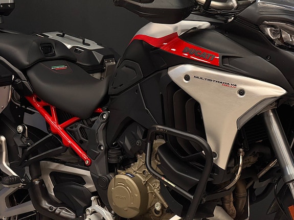 Ducati Multistrada V4 Rally Travel & Radar | Spoked wheels  | Garmin GPS 7 of 25