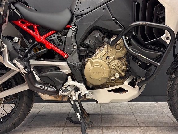 Ducati Multistrada V4 Rally Travel & Radar | Spoked wheels  | Garmin GPS 14 of 25