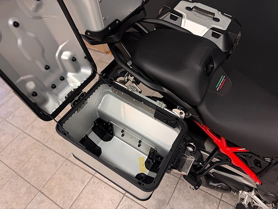 Ducati Multistrada V4 Rally Travel & Radar | Spoked wheels  | Garmin GPS 18 of 25