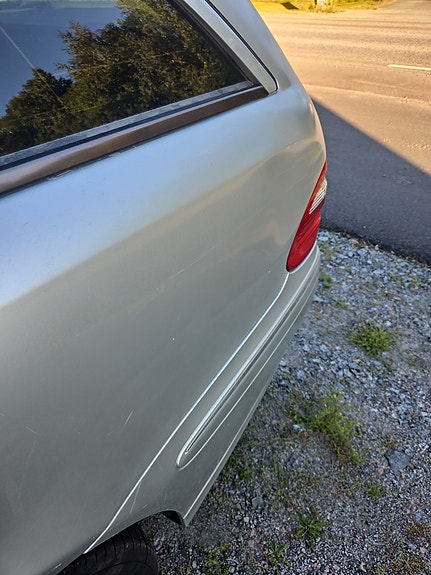 Mercedes-Benz E270 5 of 6