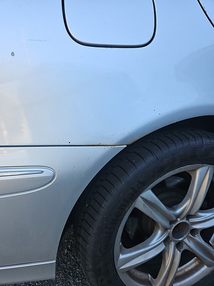 Mercedes-Benz E270 3 of 6