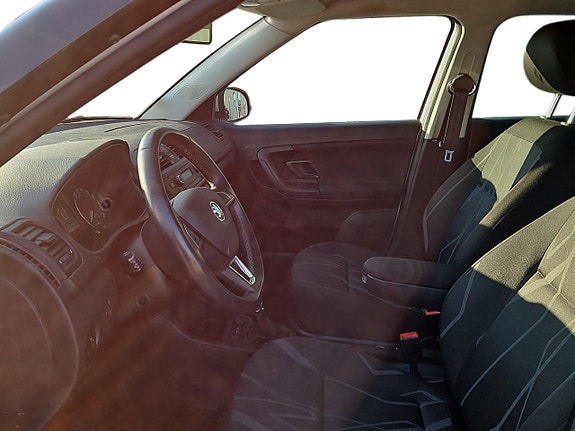 Skoda Fabia 6 of 8