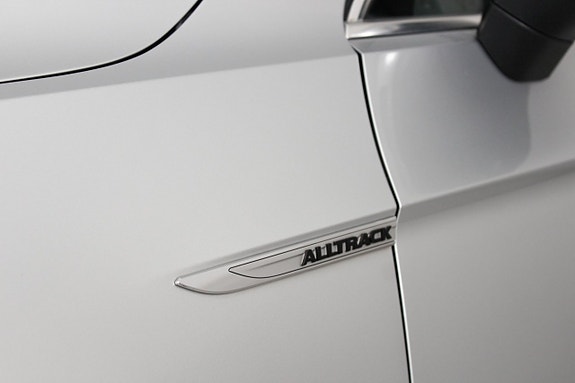 Volkswagen Passat Alltrack 19 of 22