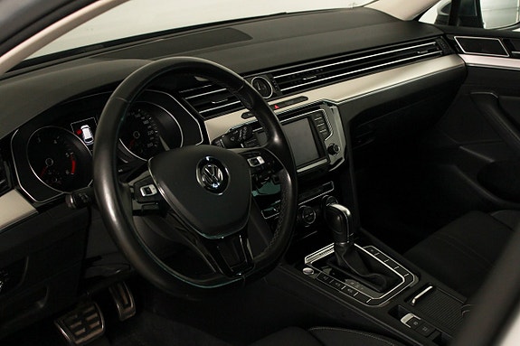 Volkswagen Passat Alltrack 14 of 22
