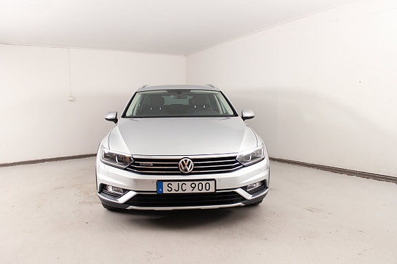 Volkswagen Passat Alltrack 5 of 22