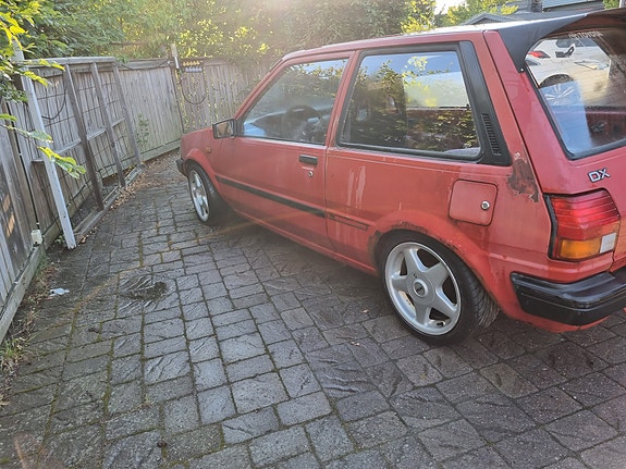 Toyota Starlet 5 of 9