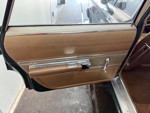 Chrysler Newport 26 of 30
