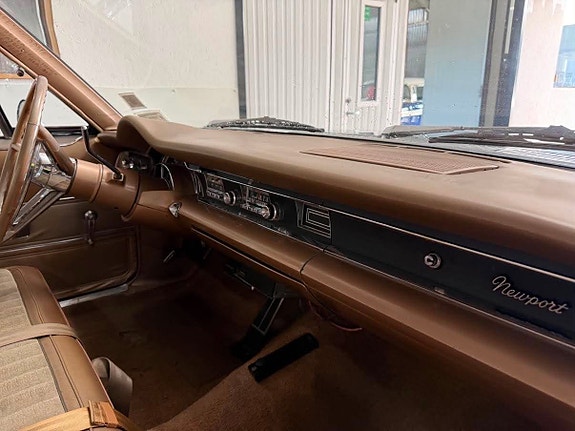 Chrysler Newport 14 of 30