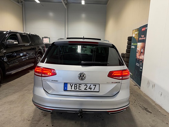 Volkswagen Passat Alltrack 9 of 30