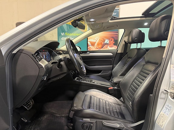 Volkswagen Passat Alltrack 19 of 30