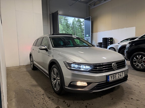 Volkswagen Passat Alltrack 7 of 30