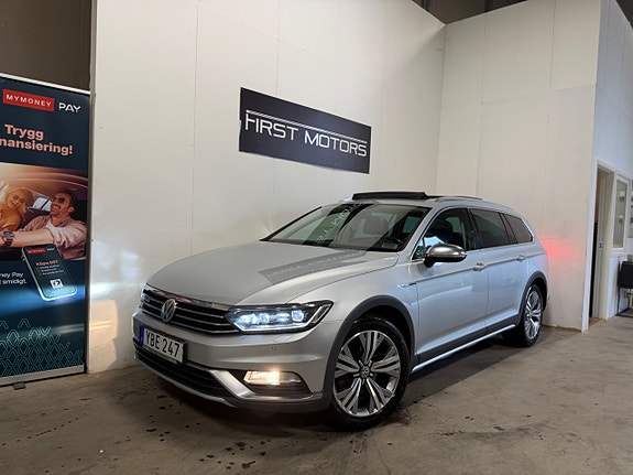 Volkswagen Passat Alltrack 2 of 30