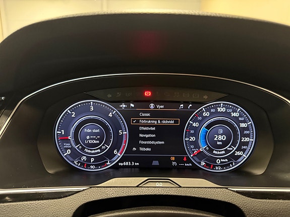 Volkswagen Passat Alltrack 22 of 30