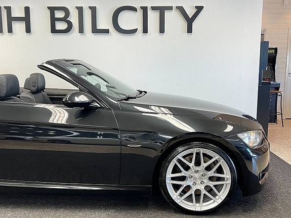 BMW 330d 6 of 16