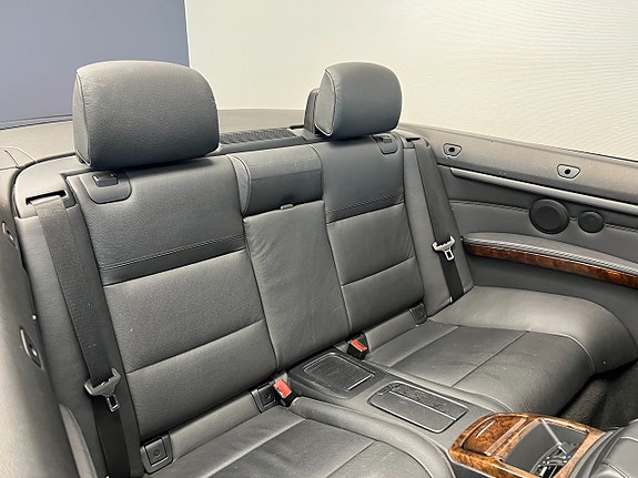 BMW 330d 14 of 16
