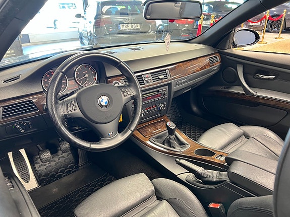BMW 330d 13 of 16