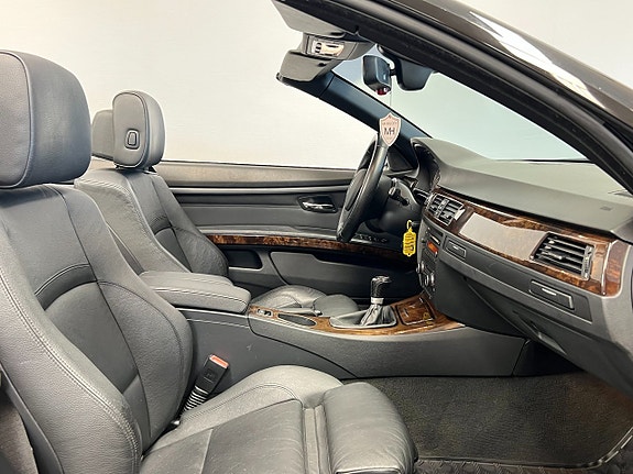 BMW 330d 11 of 16