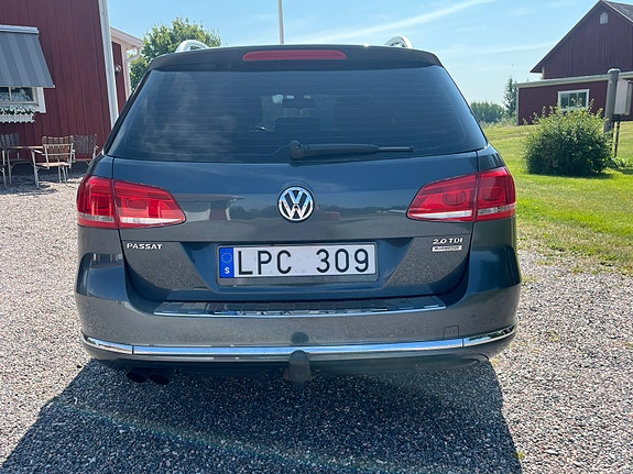 Volkswagen Passat 3 of 8