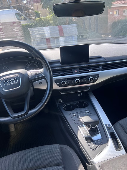 Audi A4 9 of 12